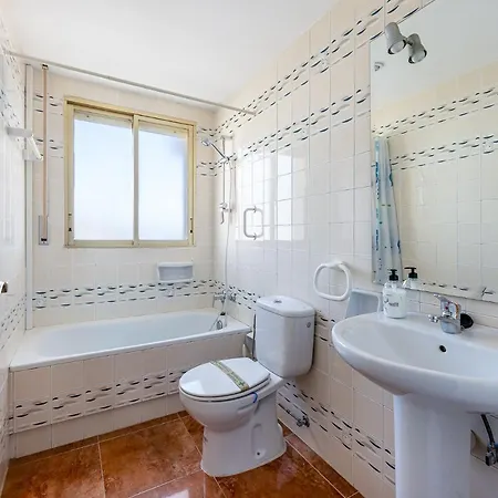 797 - Piso Con Espectaculares Vistas En Primera Linea De Playa * Torremolinos