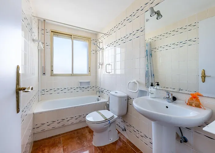 797 - Piso Con Espectaculares Vistas En Primera Linea De Playa * Torremolinos